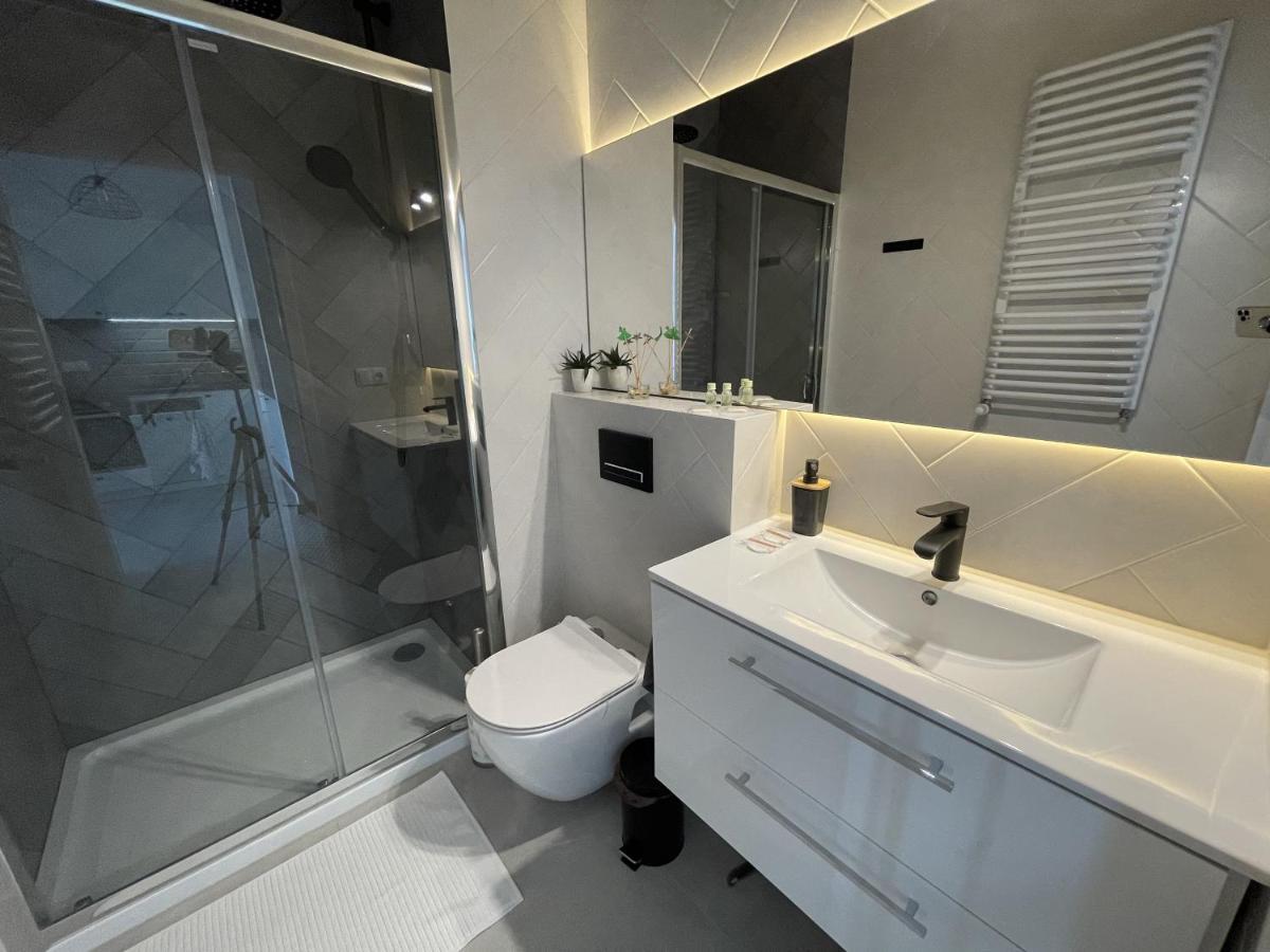 Prymasa Tysiaclecia 83A By Aparthouse Lägenhet Warszawa Exteriör bild